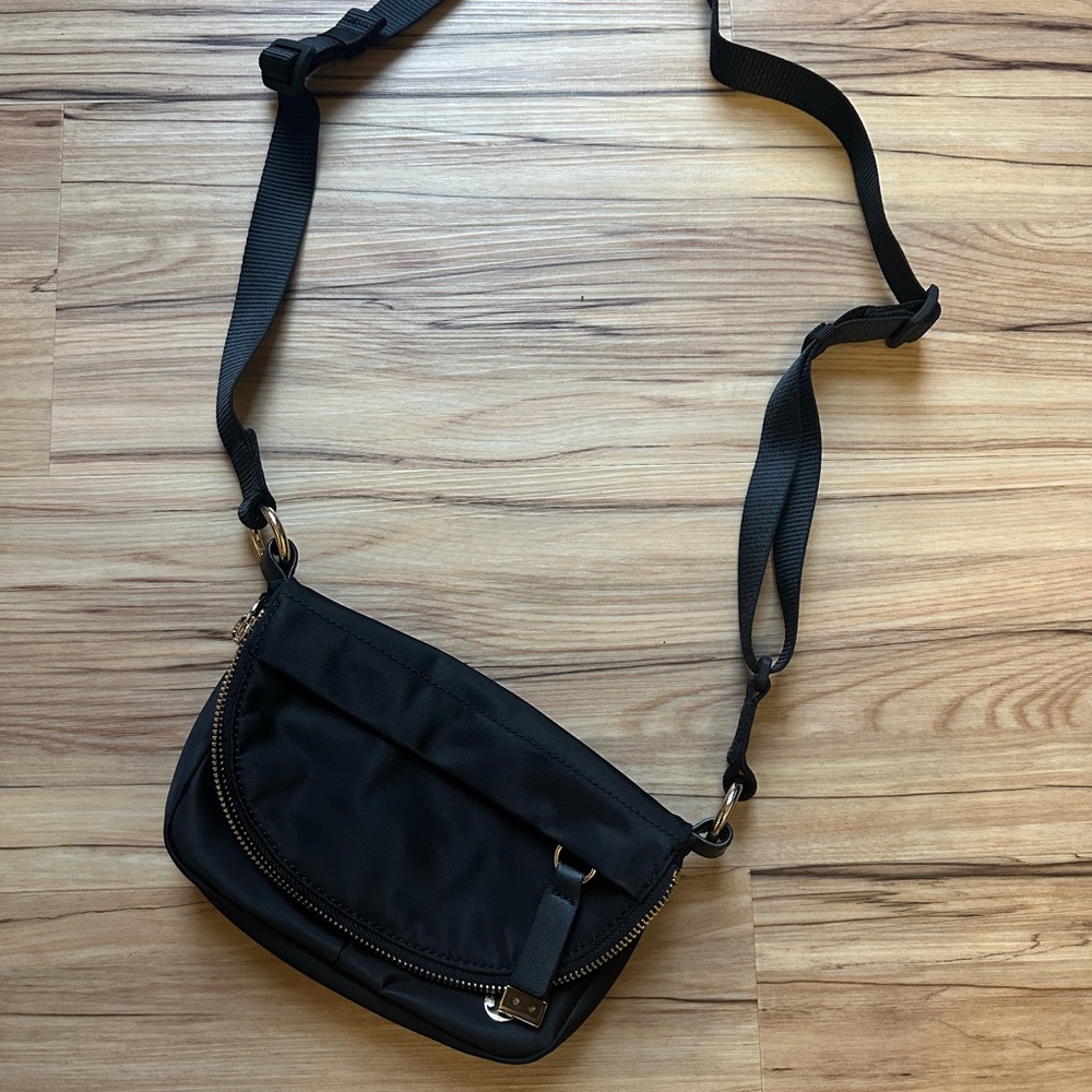 Lululemon All Night Festival 1.5L crossbody